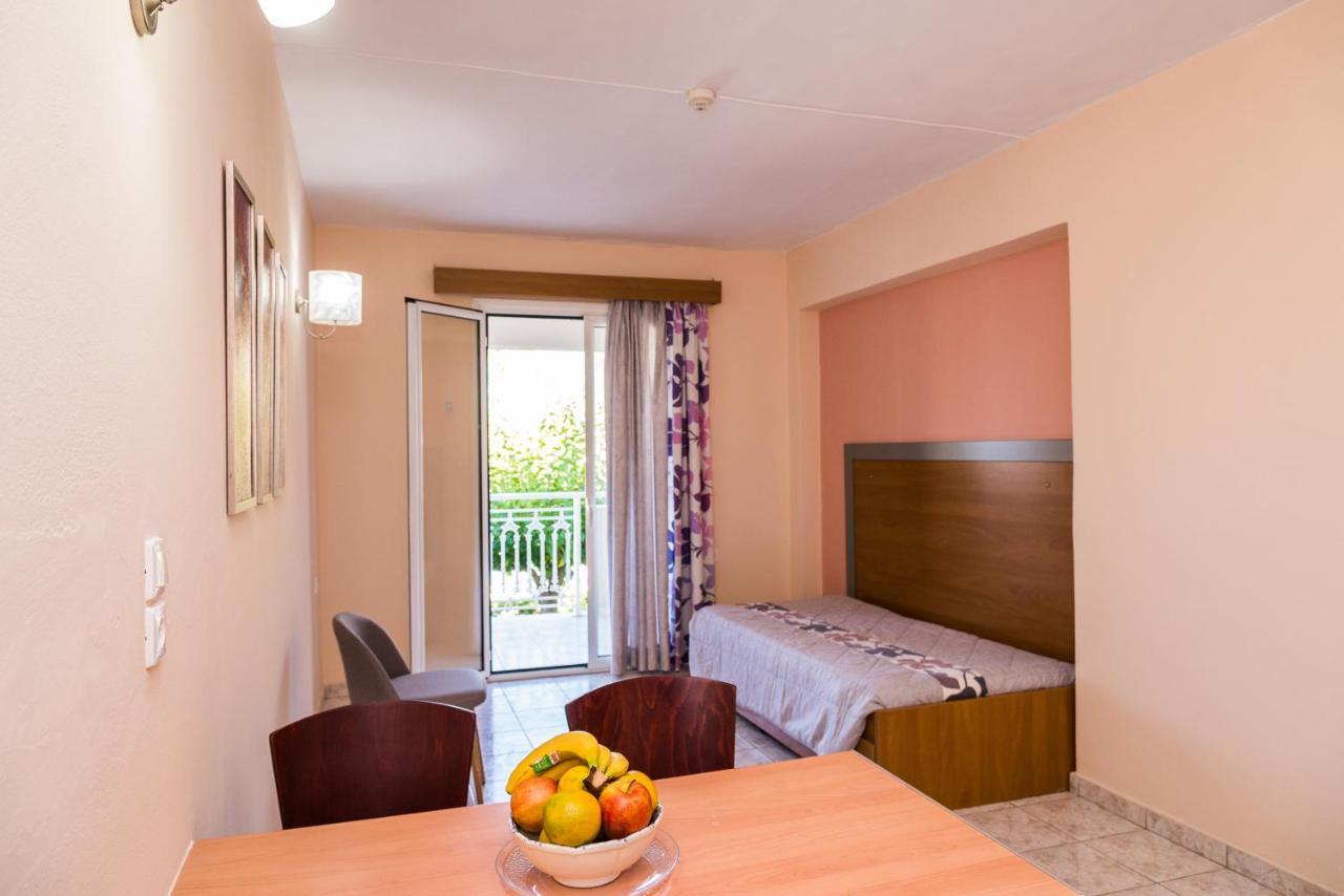 Macedonia Hotell Kalamákion Exteriör bild