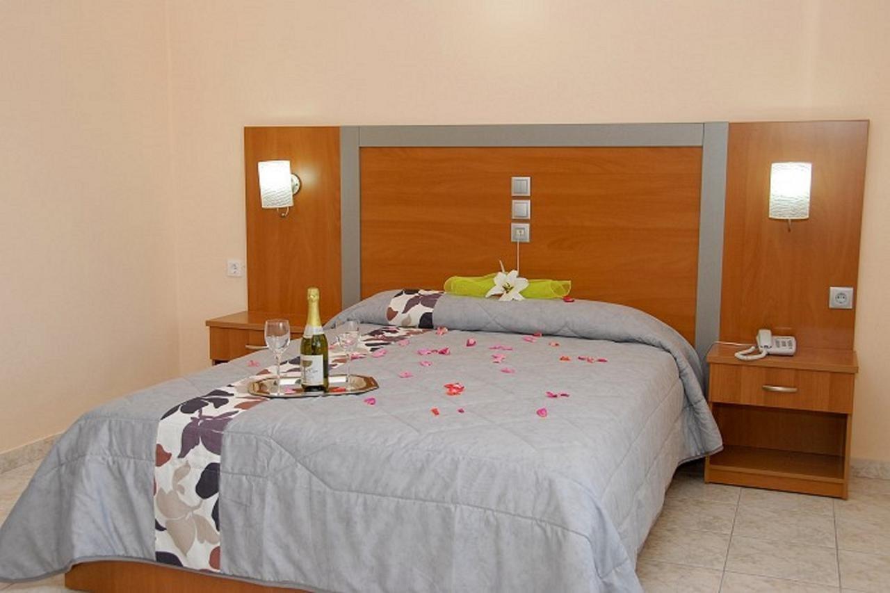 Macedonia Hotell Kalamákion Exteriör bild