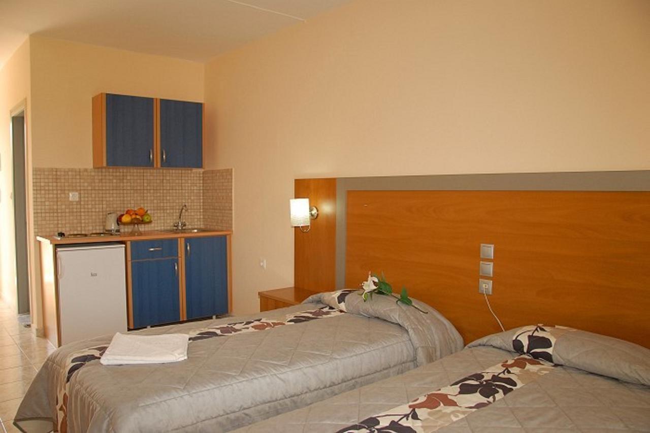 Macedonia Hotell Kalamákion Exteriör bild