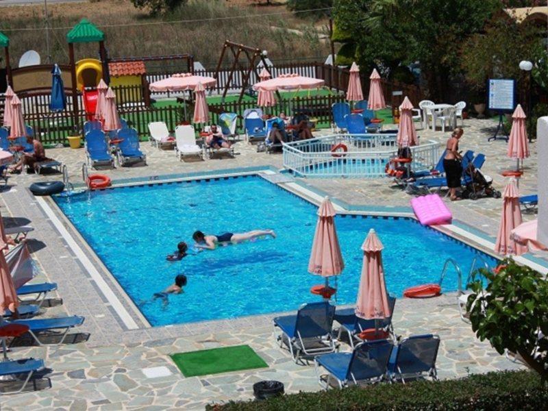 Macedonia Hotell Kalamákion Exteriör bild